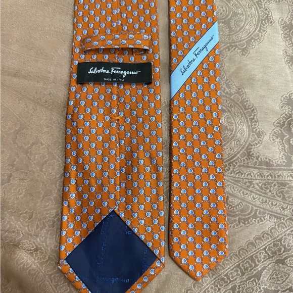 Salvatore Ferragamo Mens Orange Silk Tie - Picture 4 of 7